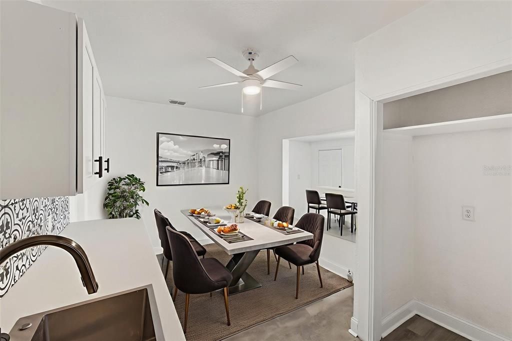 出租: $1,700 (2 贝兹, 1 浴室, 780 平方英尺)