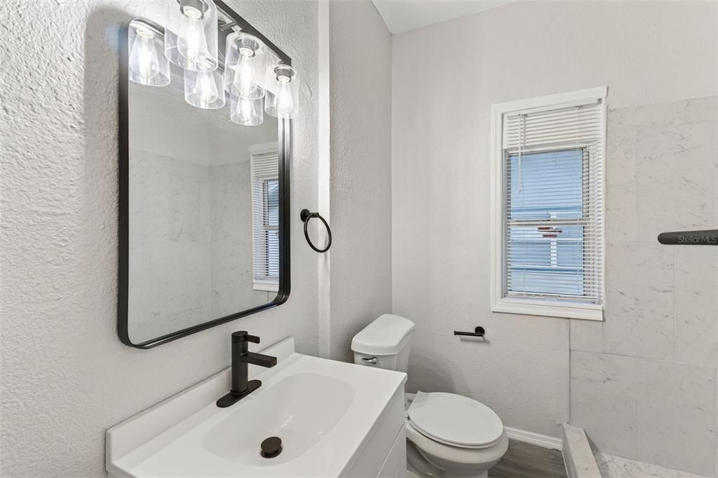 出租: $1,700 (2 贝兹, 1 浴室, 780 平方英尺)