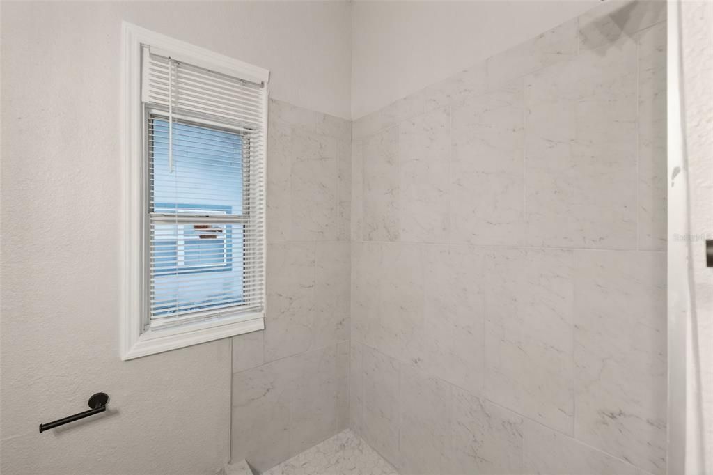 出租: $1,700 (2 贝兹, 1 浴室, 780 平方英尺)