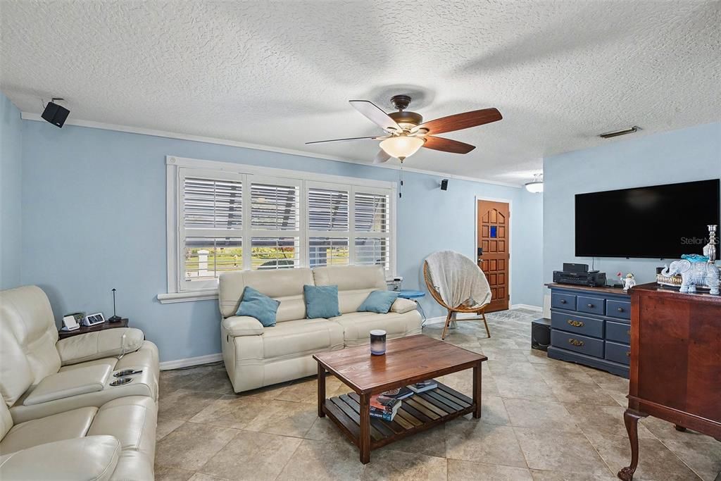 En Venta: $380,000 (3 camas, 2 baños, 1489 Pies cuadrados)