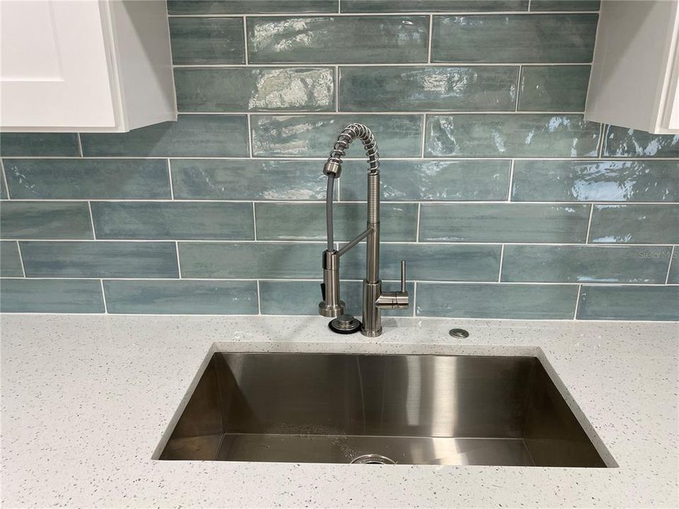 En Venta: $429,900 (3 camas, 2 baños, 1550 Pies cuadrados)