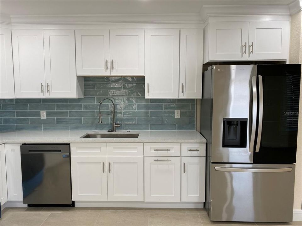 En Venta: $429,900 (3 camas, 2 baños, 1550 Pies cuadrados)