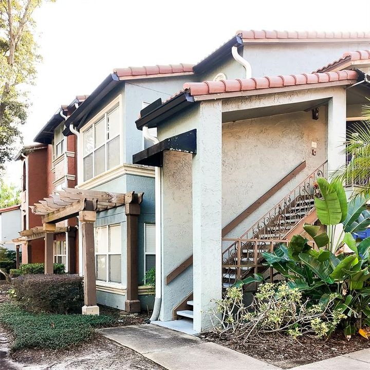 Под контрактом: $150,000 (2 спален, 1 ванн, 919 Квадратных фут)