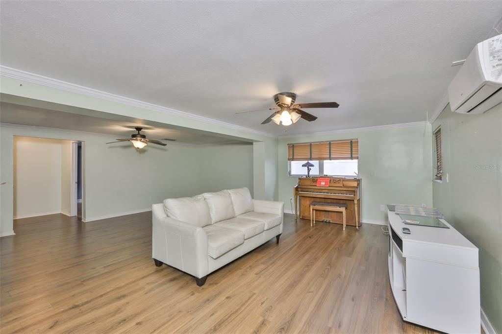 На продажу: $400,000 (4 спален, 3 ванн, 2068 Квадратных фут)