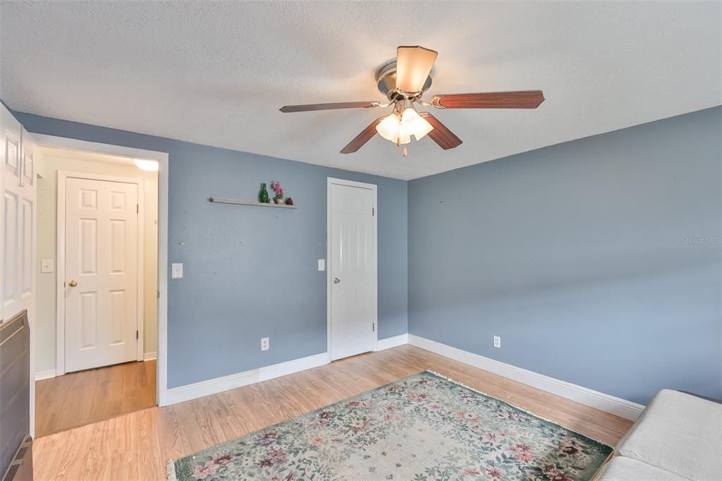 На продажу: $400,000 (4 спален, 3 ванн, 2068 Квадратных фут)