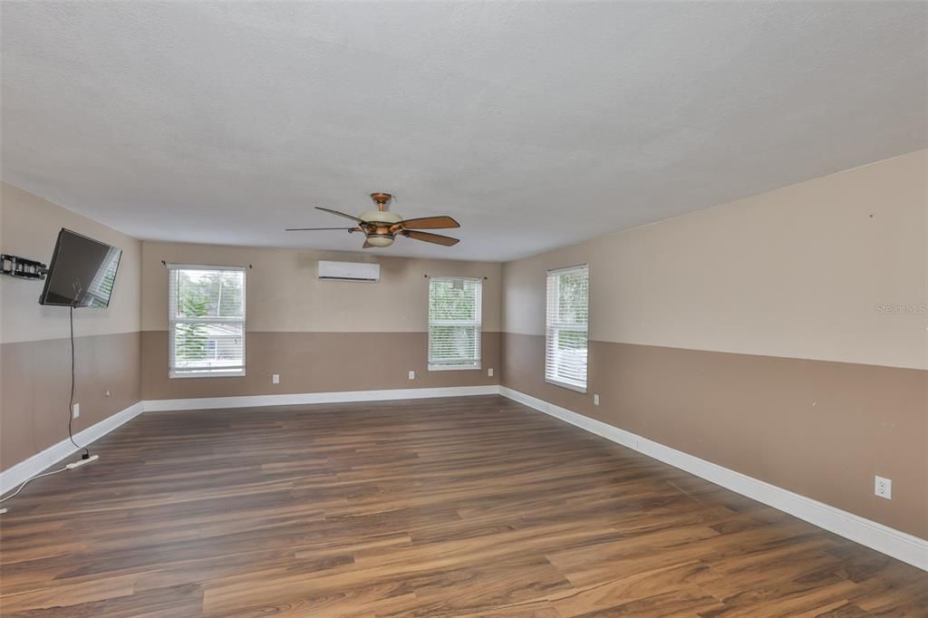 На продажу: $400,000 (4 спален, 3 ванн, 2068 Квадратных фут)