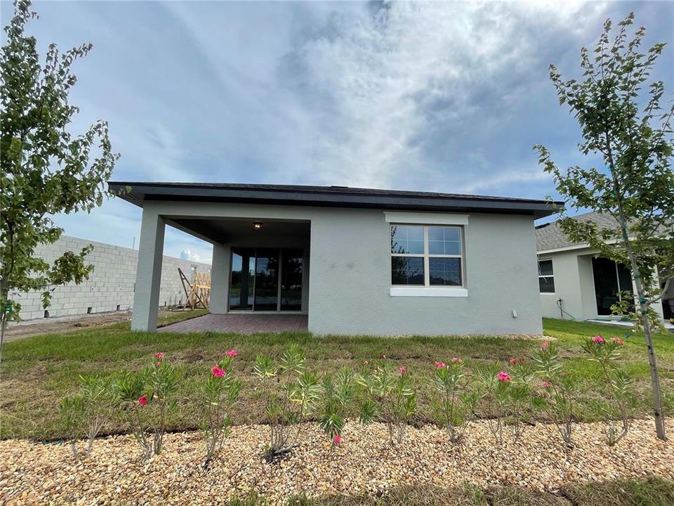 For Rent: $2,450 (3 beds, 2 baths, 1852 Square Feet)