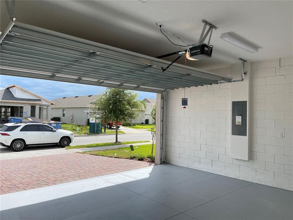 For Rent: $2,450 (3 beds, 2 baths, 1852 Square Feet)