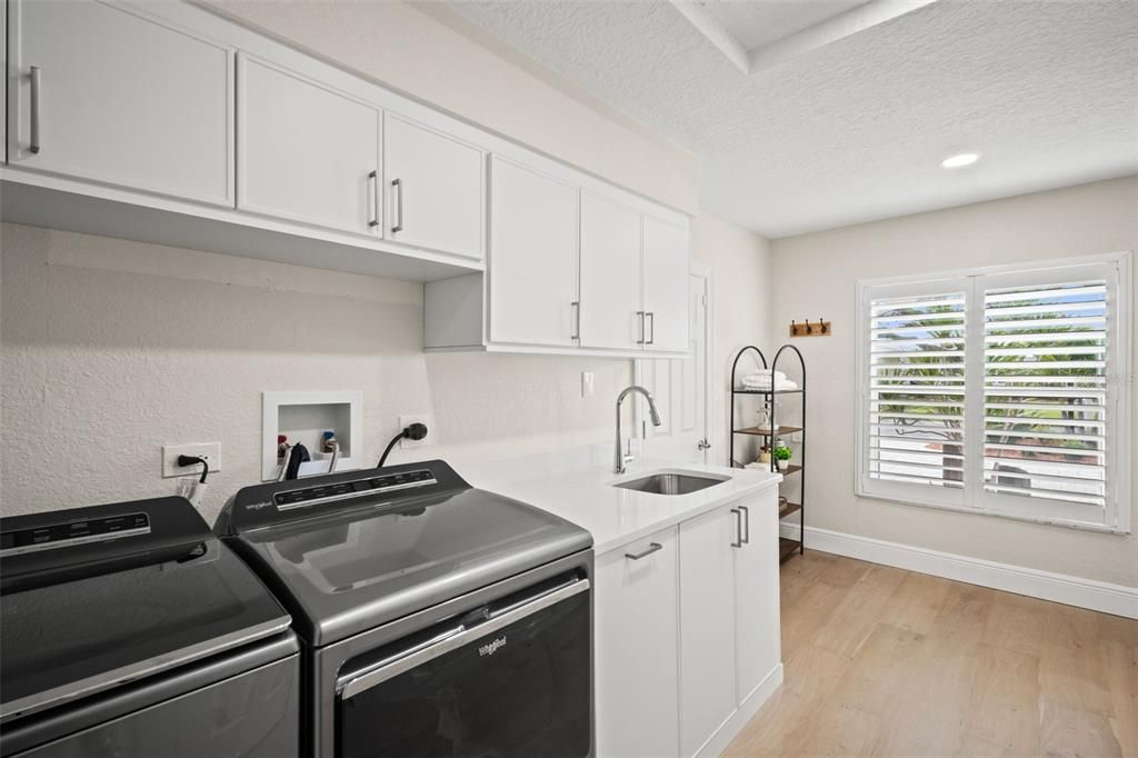Activo con contrato: $1,265,000 (3 camas, 3 baños, 2670 Pies cuadrados)