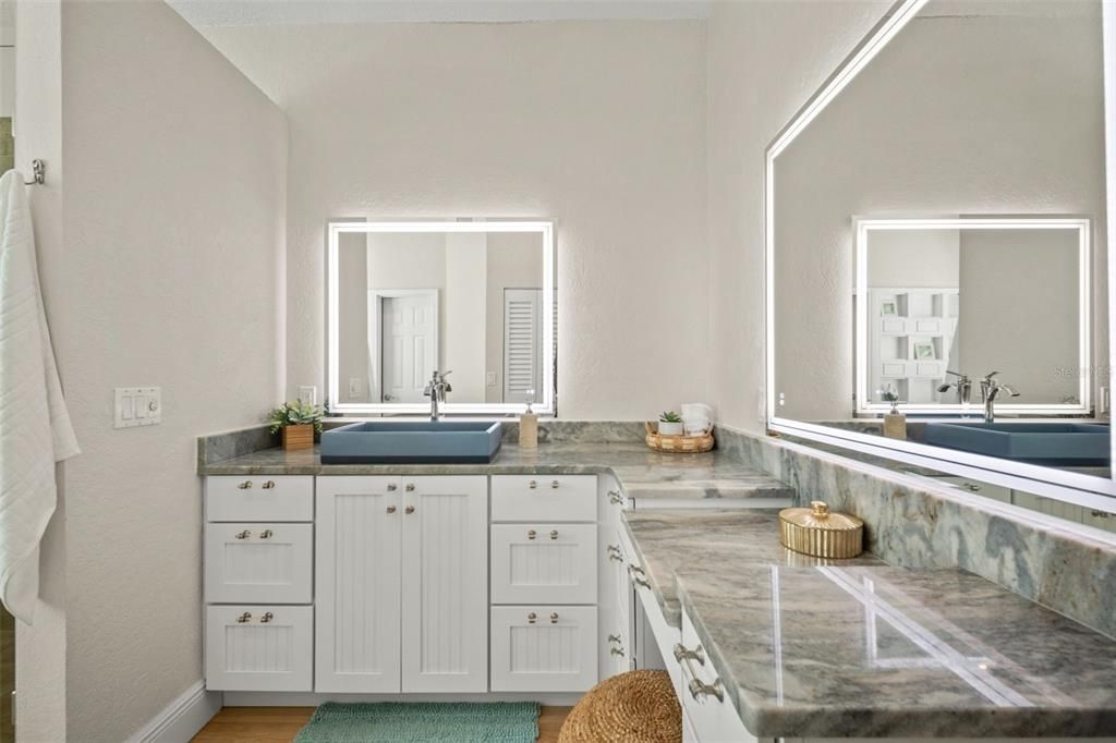 Activo con contrato: $1,265,000 (3 camas, 3 baños, 2670 Pies cuadrados)