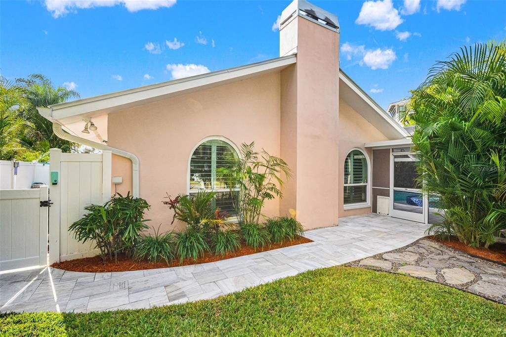 Activo con contrato: $1,265,000 (3 camas, 3 baños, 2670 Pies cuadrados)