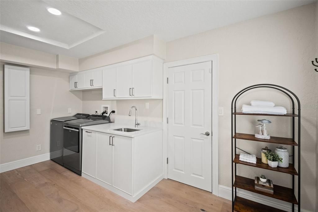 Activo con contrato: $1,265,000 (3 camas, 3 baños, 2670 Pies cuadrados)