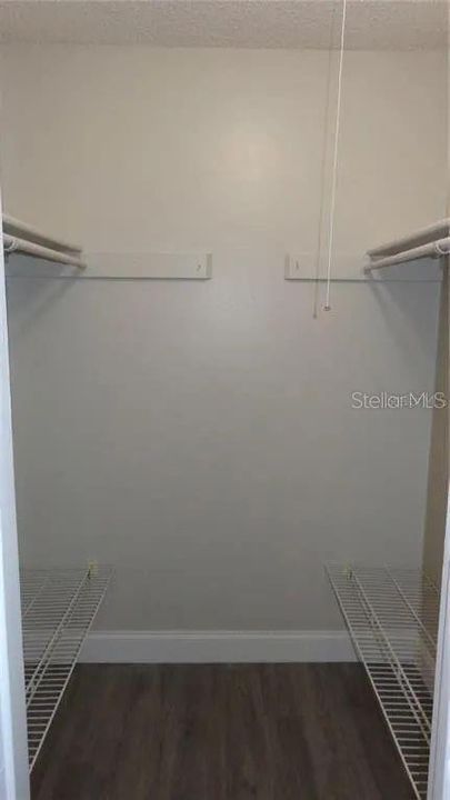 For Sale: $104,900 (1 beds, 1 baths, 803 Square Feet)