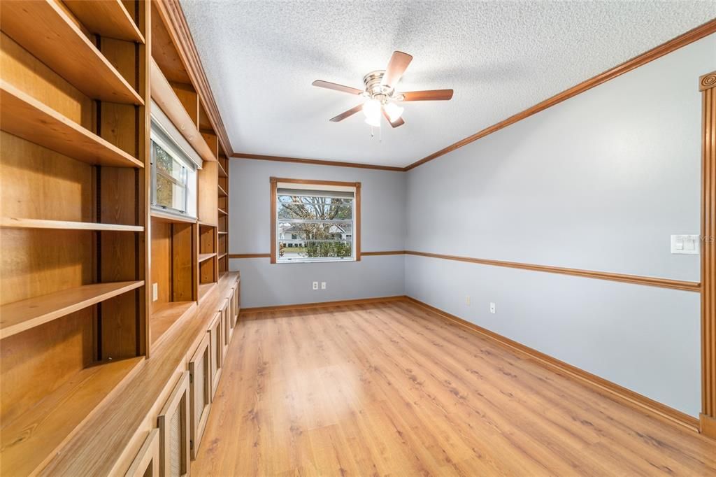 待售: $189,900 (2 贝兹, 2 浴室, 1861 平方英尺)