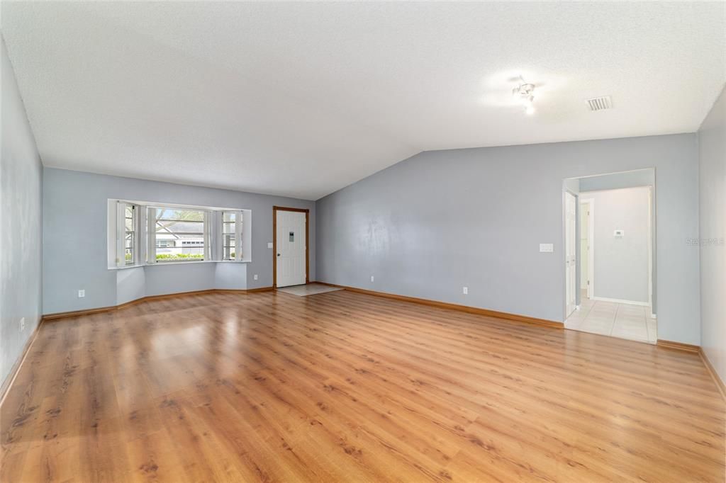 待售: $189,900 (2 贝兹, 2 浴室, 1861 平方英尺)