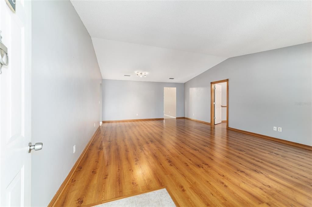 待售: $189,900 (2 贝兹, 2 浴室, 1861 平方英尺)