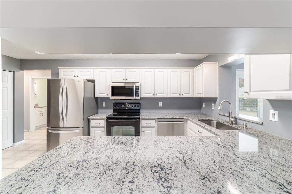 待售: $189,900 (2 贝兹, 2 浴室, 1861 平方英尺)