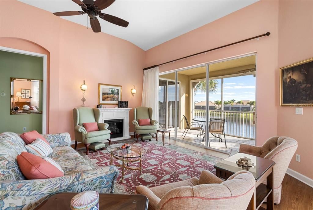 На продажу: $425,000 (3 спален, 2 ванн, 2482 Квадратных фут)