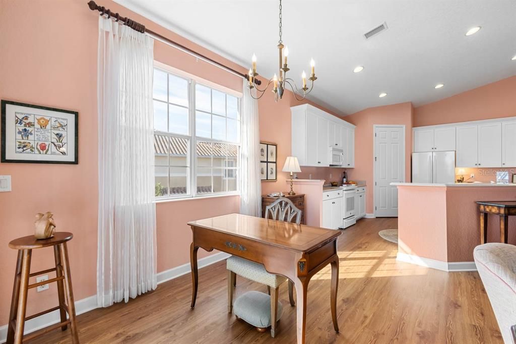 На продажу: $425,000 (3 спален, 2 ванн, 2482 Квадратных фут)