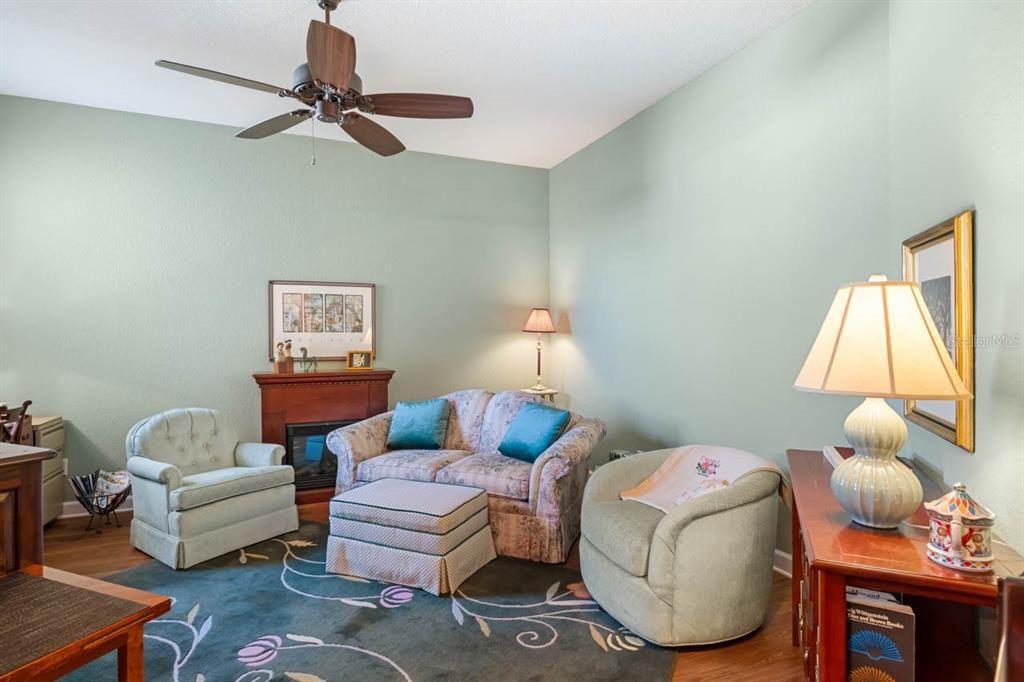 На продажу: $425,000 (3 спален, 2 ванн, 2482 Квадратных фут)