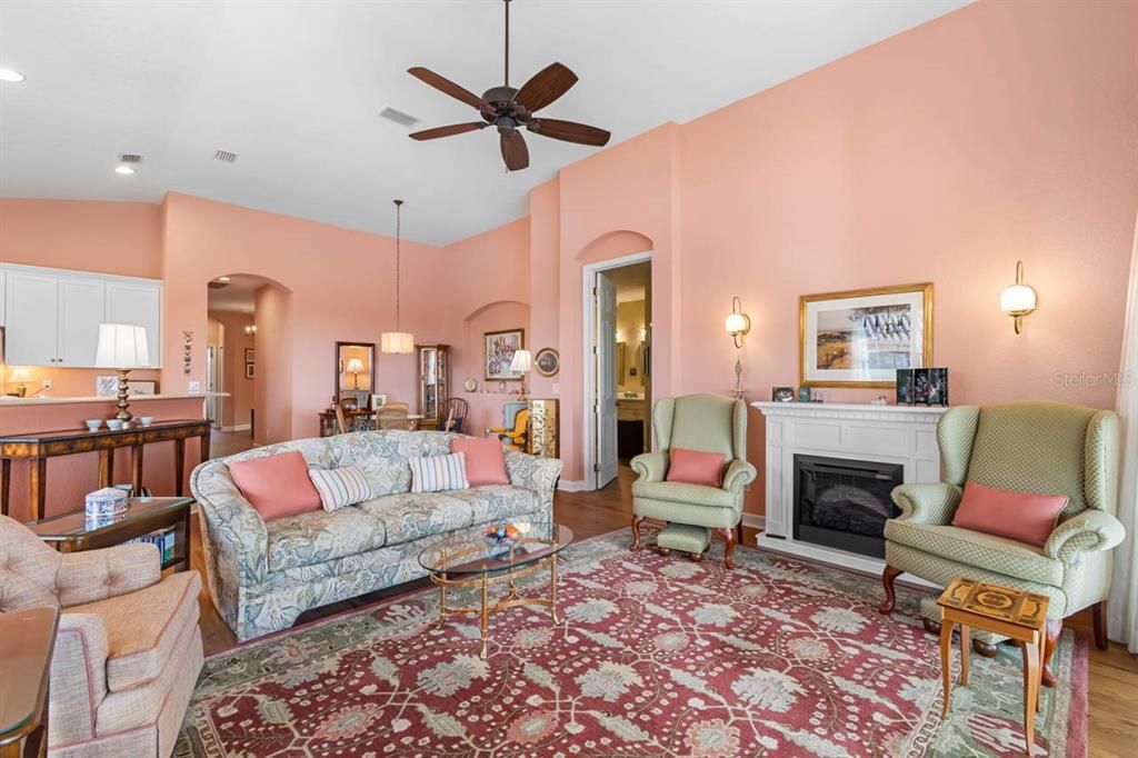 На продажу: $425,000 (3 спален, 2 ванн, 2482 Квадратных фут)