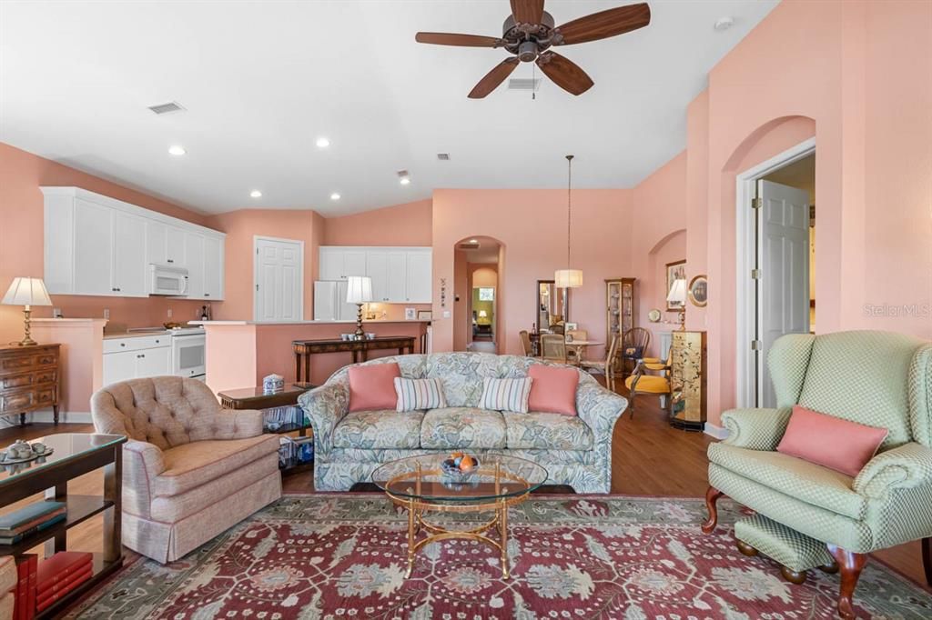 На продажу: $425,000 (3 спален, 2 ванн, 2482 Квадратных фут)