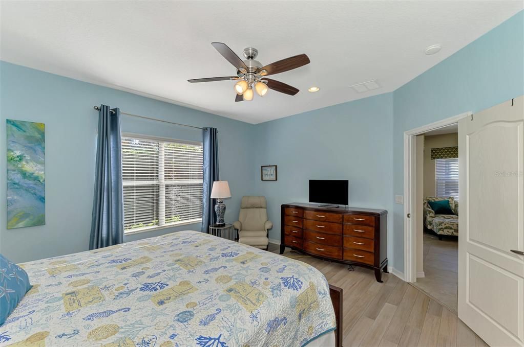 На продажу: $398,000 (2 спален, 2 ванн, 1525 Квадратных фут)