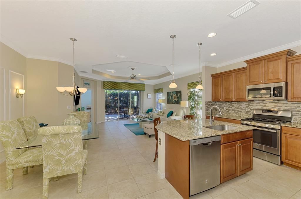 На продажу: $398,000 (2 спален, 2 ванн, 1525 Квадратных фут)