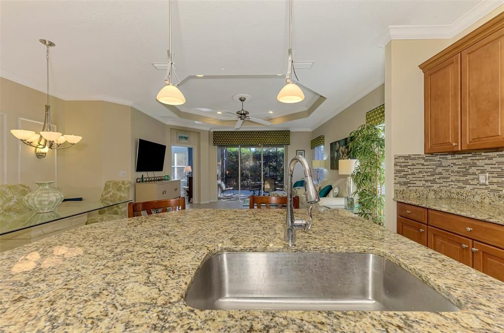 На продажу: $398,000 (2 спален, 2 ванн, 1525 Квадратных фут)