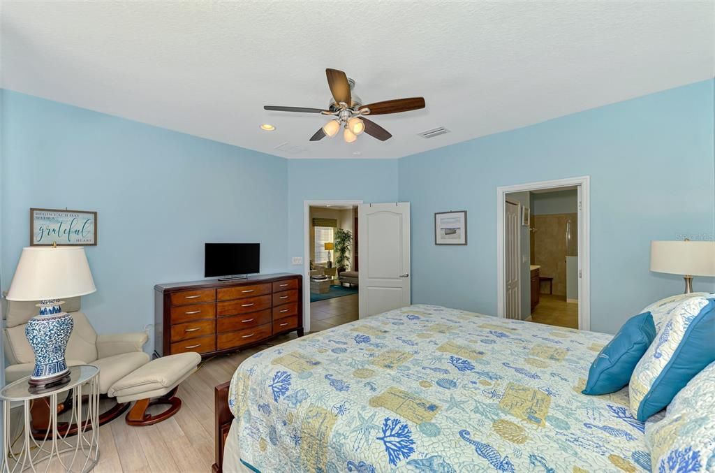 На продажу: $398,000 (2 спален, 2 ванн, 1525 Квадратных фут)