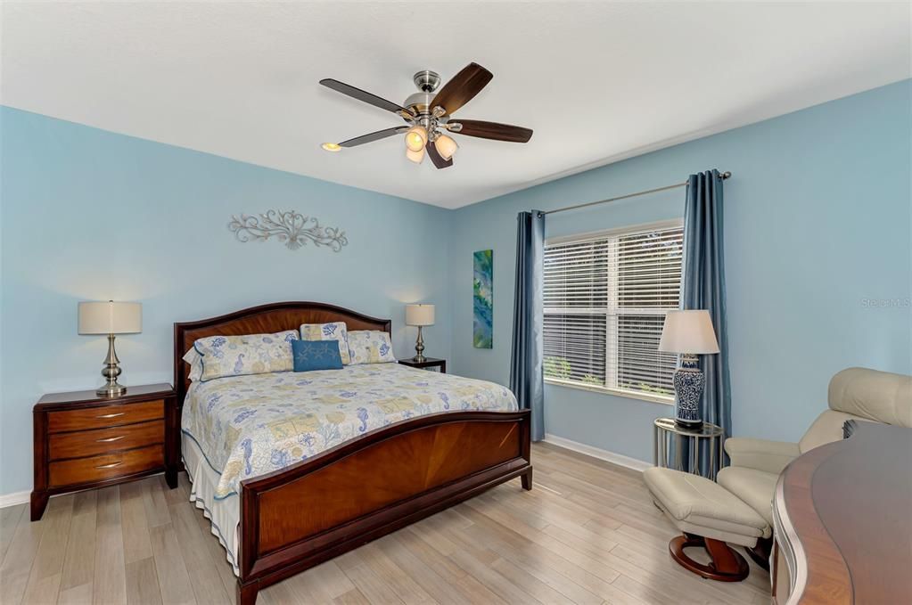 На продажу: $398,000 (2 спален, 2 ванн, 1525 Квадратных фут)