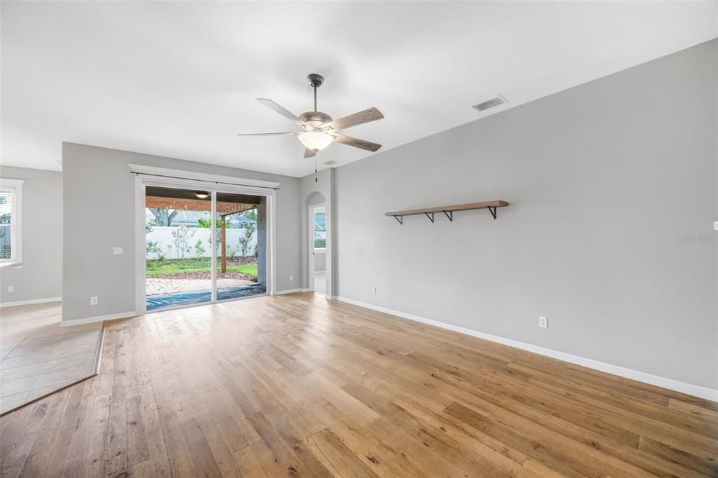 For Sale: $485,000 (5 beds, 3 baths, 2659 Square Feet)