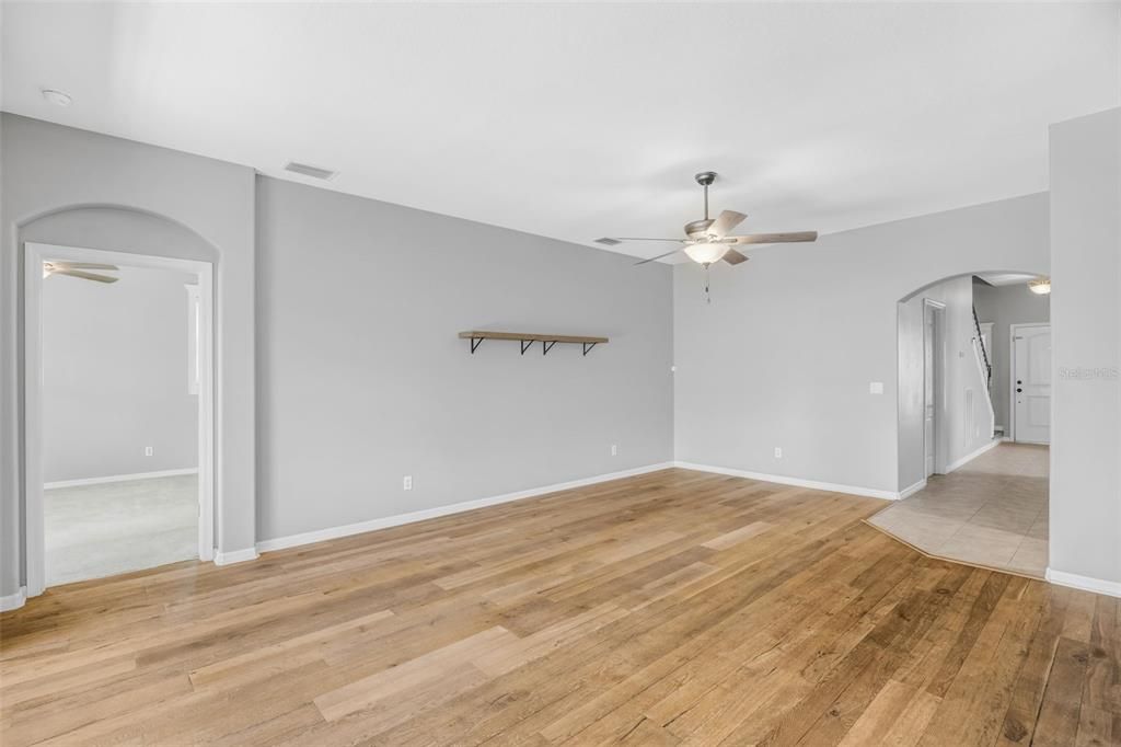 For Sale: $485,000 (5 beds, 3 baths, 2659 Square Feet)