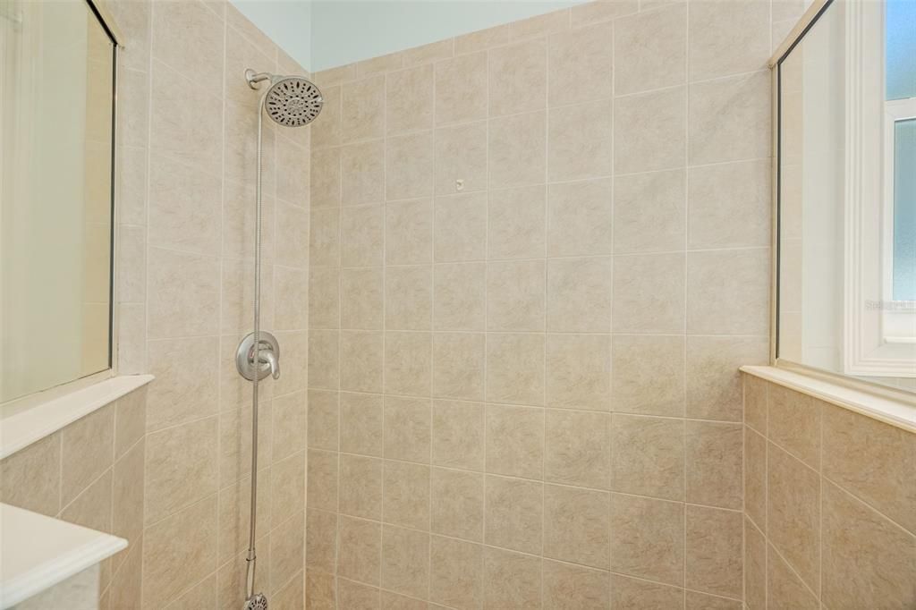 For Sale: $485,000 (5 beds, 3 baths, 2659 Square Feet)