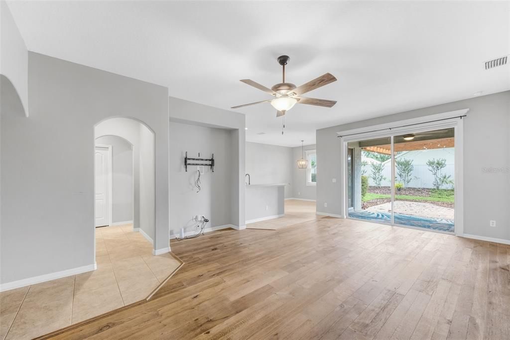 For Sale: $485,000 (5 beds, 3 baths, 2659 Square Feet)