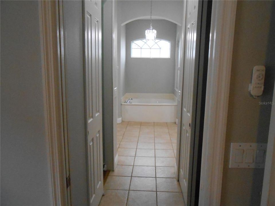 For Sale: $600,000 (4 beds, 3 baths, 2833 Square Feet)