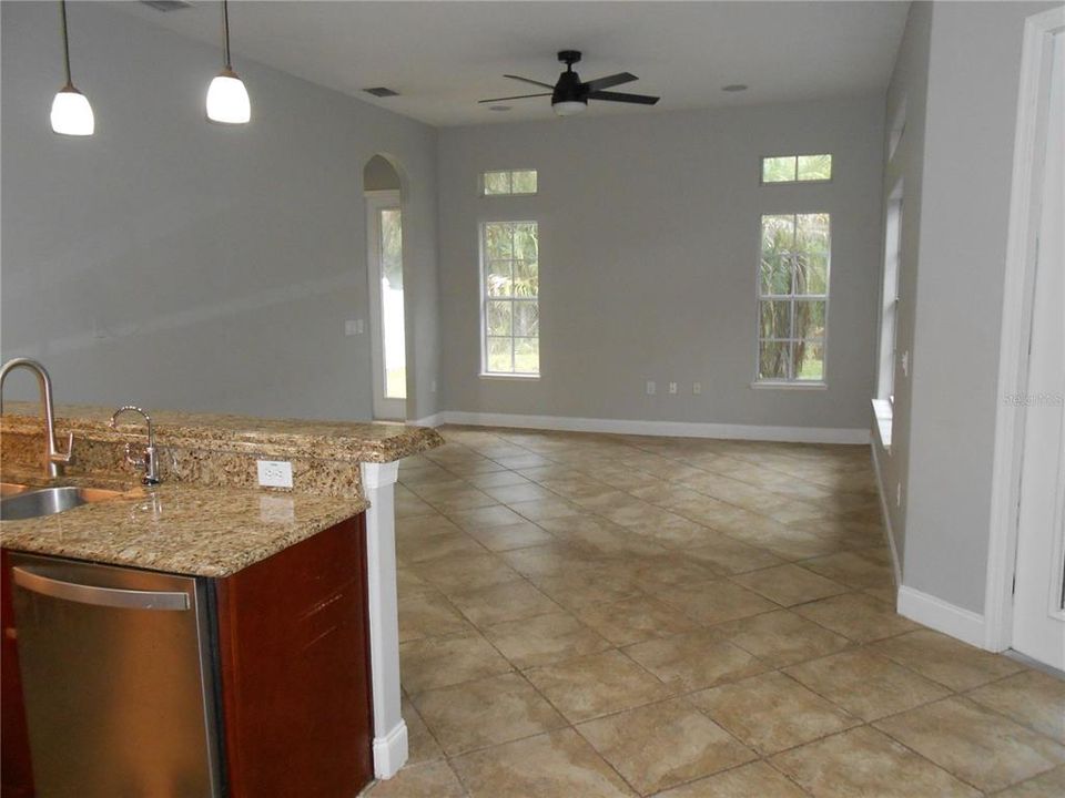 For Sale: $600,000 (4 beds, 3 baths, 2833 Square Feet)