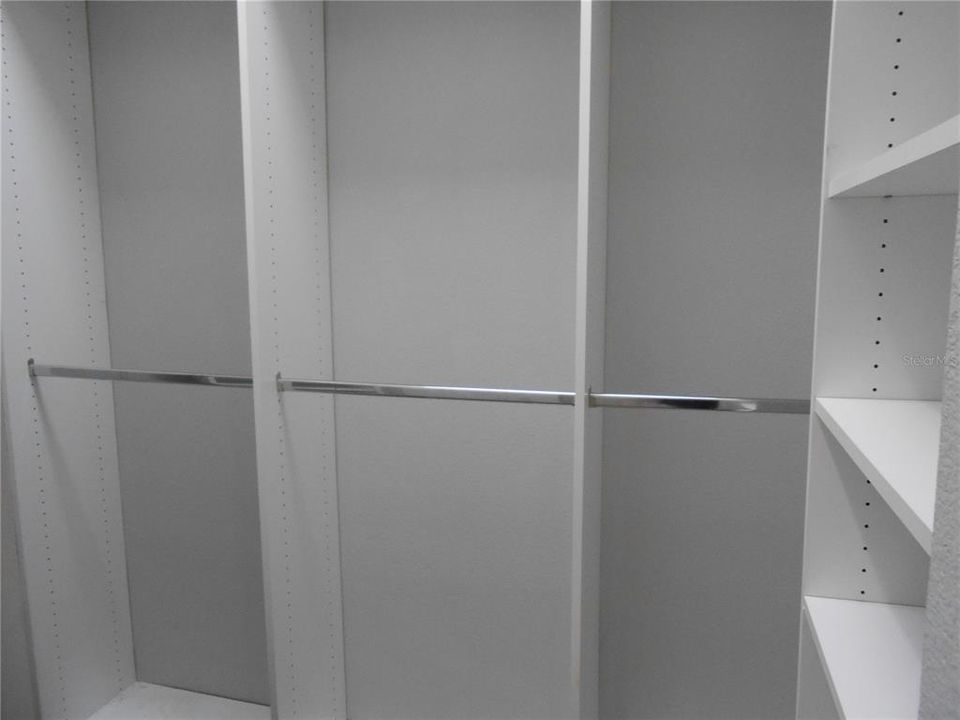 For Sale: $600,000 (4 beds, 3 baths, 2833 Square Feet)