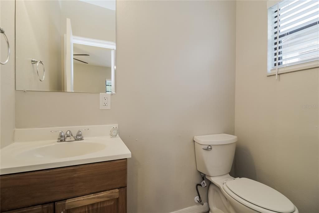 出租: $1,930 (3 贝兹, 1 浴室, 1386 平方英尺)