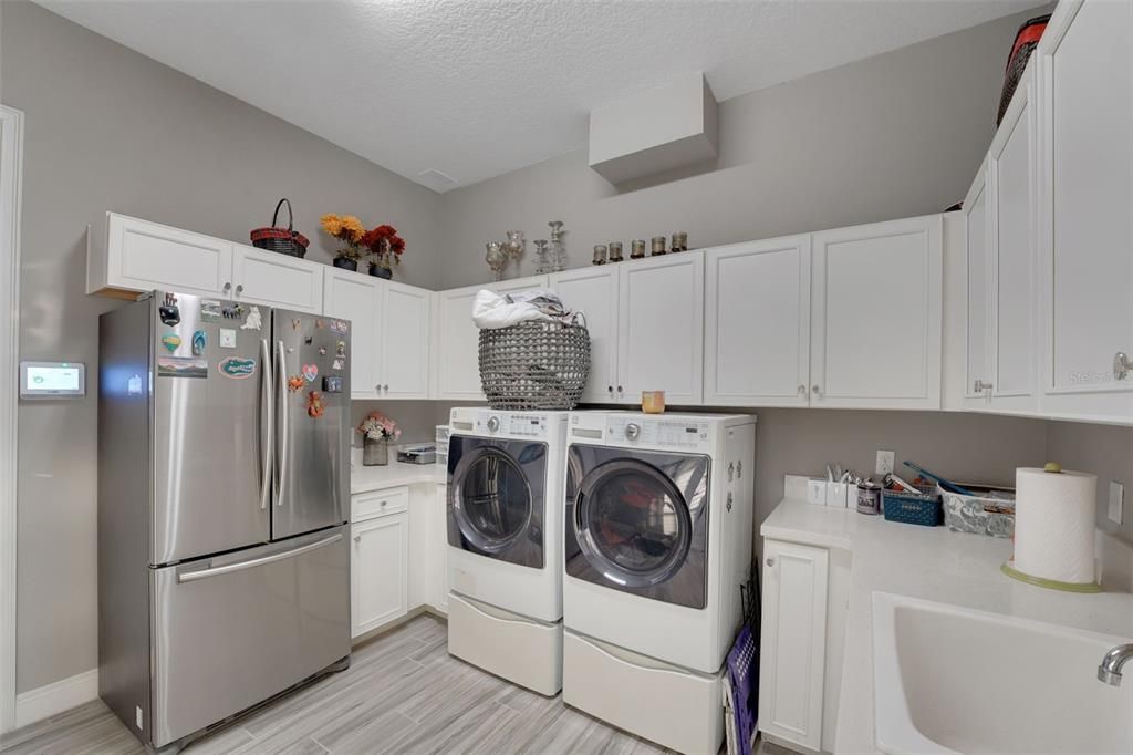 For Sale: $1,399,000 (4 beds, 3 baths, 4282 Square Feet)