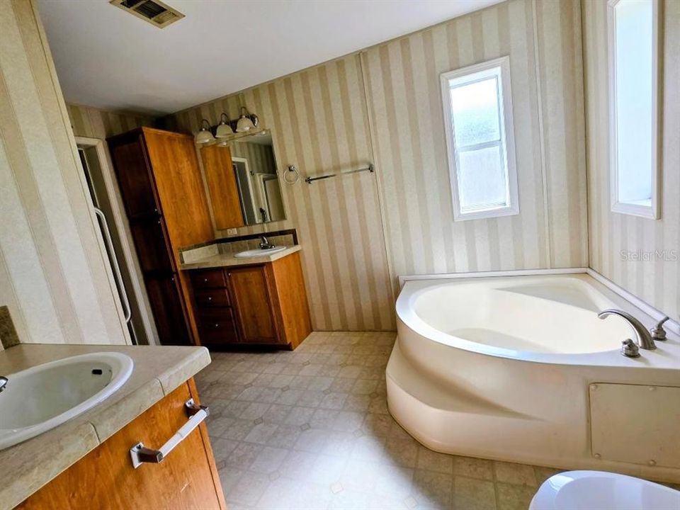 En Venta: $200,000 (3 camas, 2 baños, 1512 Pies cuadrados)