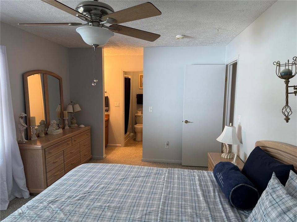 For Sale: $350,000 (3 beds, 2 baths, 1253 Square Feet)