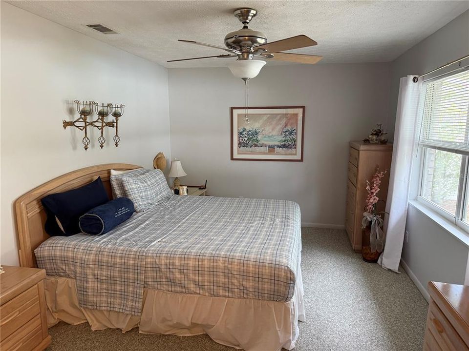 For Sale: $350,000 (3 beds, 2 baths, 1253 Square Feet)