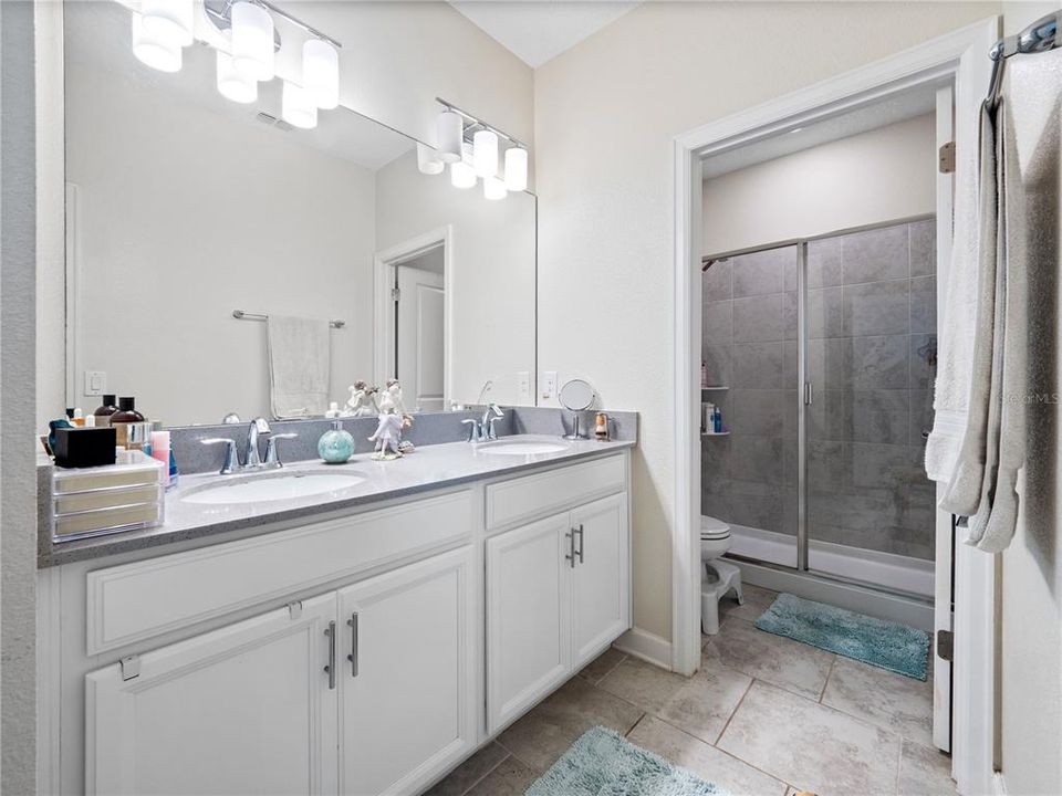 For Sale: $435,000 (4 beds, 2 baths, 1912 Square Feet)