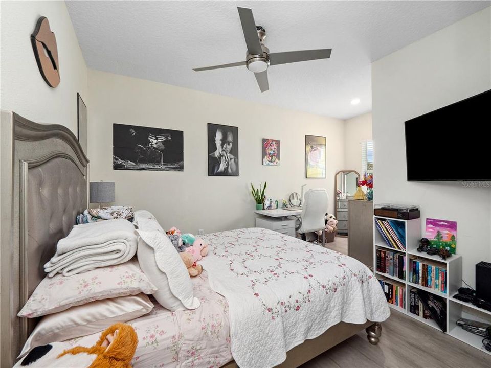 For Sale: $435,000 (4 beds, 2 baths, 1912 Square Feet)