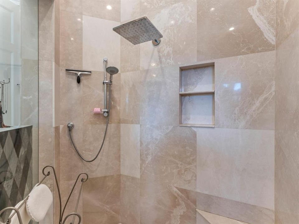 En Venta: $1,375,000 (4 camas, 4 baños, 2976 Pies cuadrados)