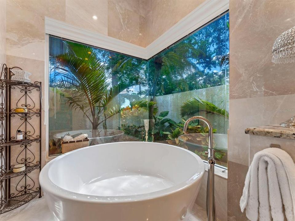 En Venta: $1,375,000 (4 camas, 4 baños, 2976 Pies cuadrados)