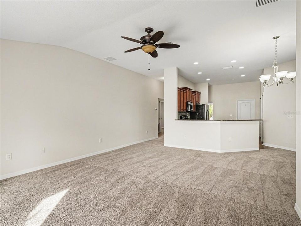 For Sale: $335,000 (4 beds, 2 baths, 1571 Square Feet)