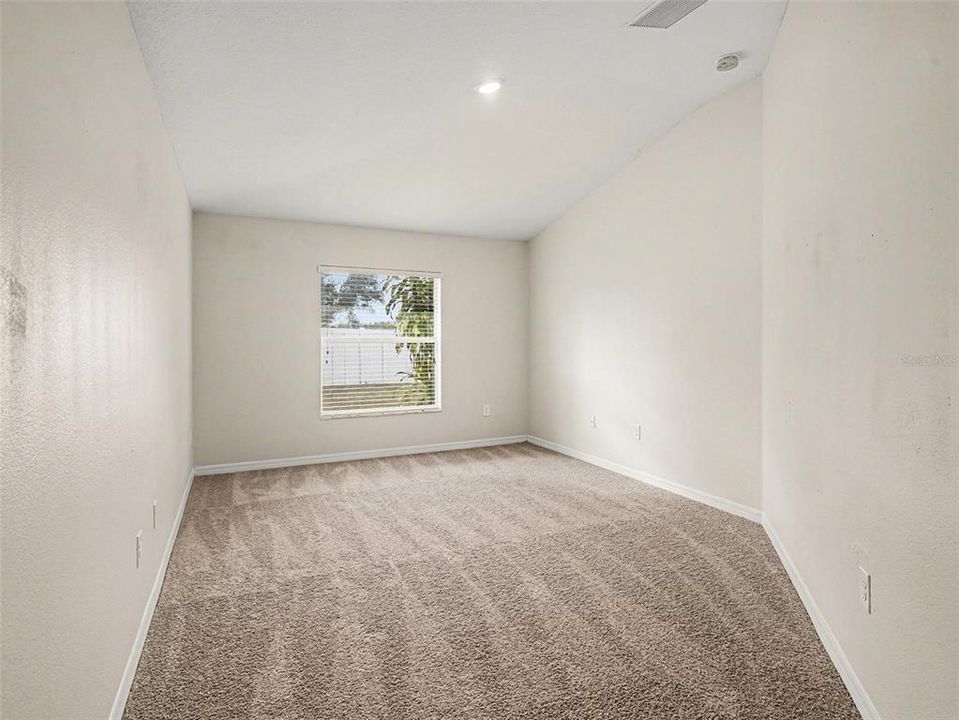 For Sale: $335,000 (4 beds, 2 baths, 1571 Square Feet)