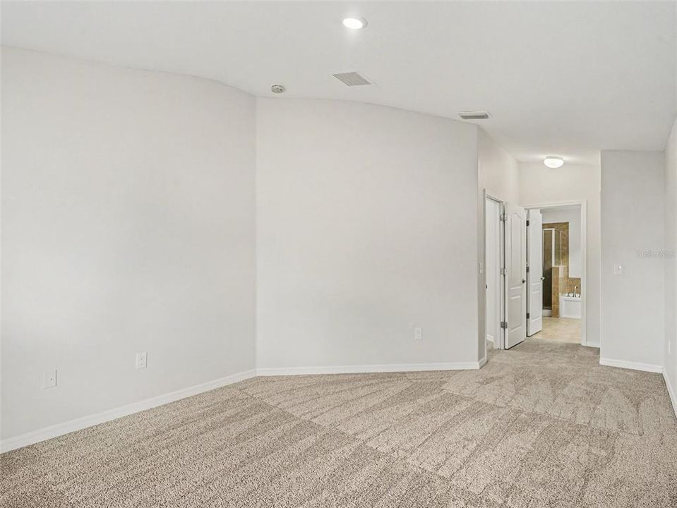 For Sale: $335,000 (4 beds, 2 baths, 1571 Square Feet)